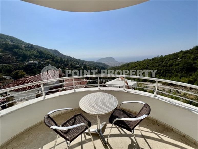 Уютная трехэтажная вилла с четырьмя спальнями, 260м², с потрясающими видами в районе Тепе, Алания-id-2127-фото-27