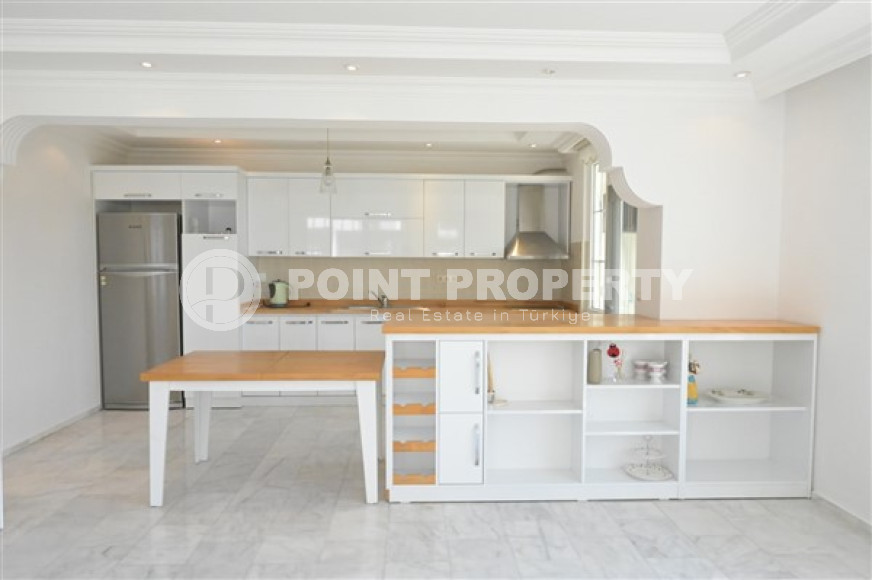 Well-kept two-bedroom apartment, 110m², at the foot of the Toros Mountains in Alanya - Upper Oba-id-2130-photo-5