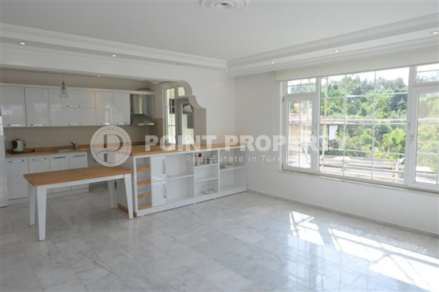 Well-kept two-bedroom apartment, 110m², at the foot of the Toros Mountains in Alanya - Upper Oba-id-2130-photo-6