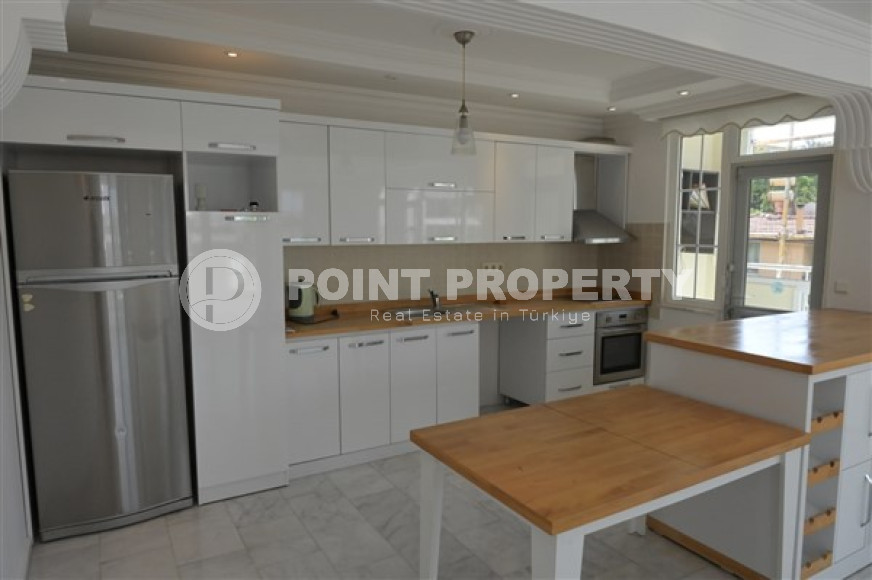 Well-kept two-bedroom apartment, 110m², at the foot of the Toros Mountains in Alanya - Upper Oba-id-2130-photo-10