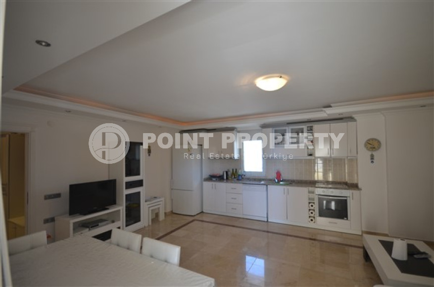 Готовая к проживанию, трехкомнатная квартира, 120м², на первой береговой линии в районе Тосмур, Алания-id-2131-фото-9