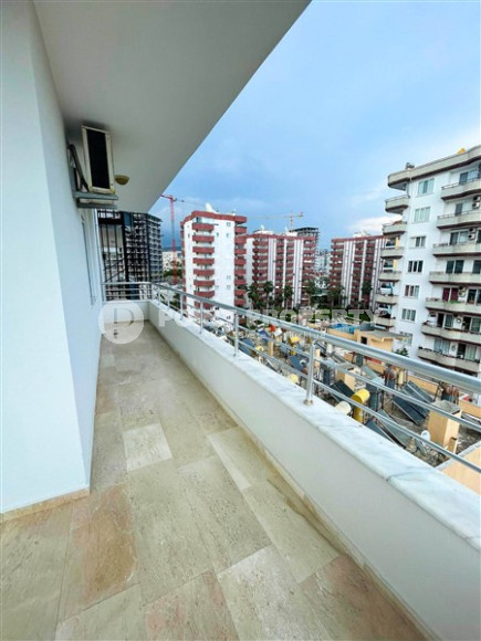 Просторная меблированная трехкомнатная квартира, 130м², в 400м от моря в Махмутларе, Алания-id-2137-фото-14