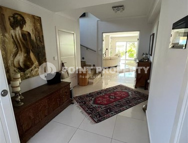 Private furnished villa 3+2, 330m², with private pool in Alanya Oba.-id-2145-photo-5