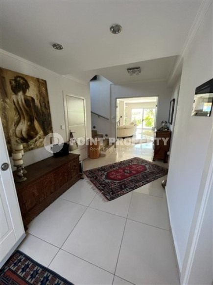 Private furnished villa 3+2, 330m², with private pool in Alanya Oba.-id-2145-photo-5