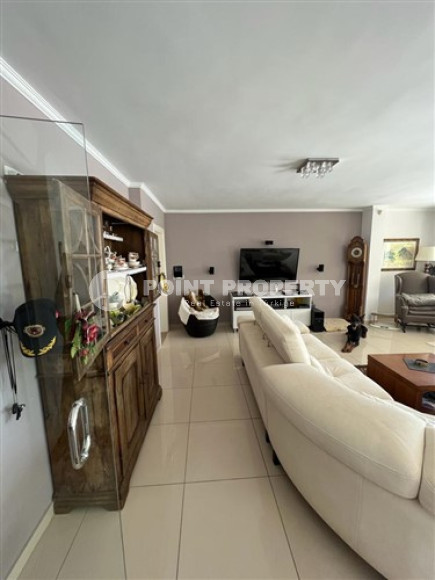 Private furnished villa 3+2, 330m², with private pool in Alanya Oba.-id-2145-photo-10