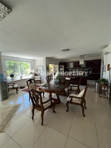 Private furnished villa 3+2, 330m², with private pool in Alanya Oba.-id-2145-photo-13