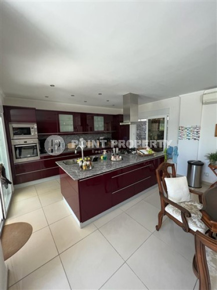 Private furnished villa 3+2, 330m², with private pool in Alanya Oba.-id-2145-photo-14