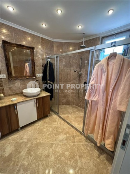 Private furnished villa 3+2, 330m², with private pool in Alanya Oba.-id-2145-photo-41