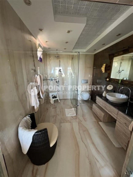 Private furnished villa 3+2, 330m², with private pool in Alanya Oba.-id-2145-photo-46
