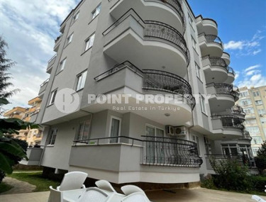 Property in the center of Oba district: three-room furnished apartment, 110 m². 400m from the sea, Alanya.-id-2164-photo-2
