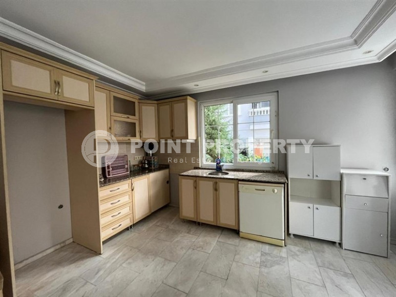 Недвижимость в центре района Оба: трехкомнатная меблированная квартира,110м². в 400м от моря, Алания.-id-2164-фото-7