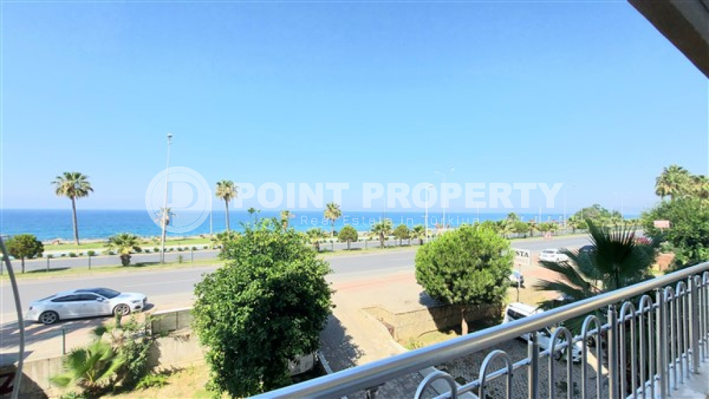 Three-room apartment with separate kitchen, 125m², on the first coastline in Mahmutlar, Alanya-id-2169-photo-8