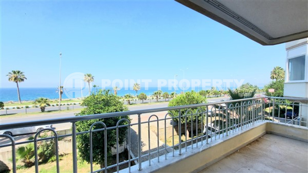 Three-room apartment with separate kitchen, 125m², on the first coastline in Mahmutlar, Alanya-id-2169-photo-17