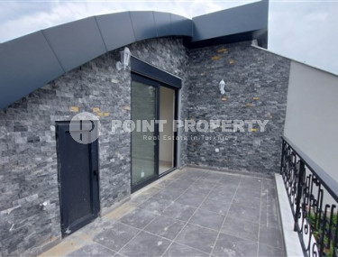 View penthouse 3+1, 140m², in a new complex with a swimming pool, near the sea in Mahmutlar, Alanya-id-2172-photo-1