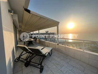 Luxury penthouse 4+1,221 m², with sea and mountain views on the first coastline in Tosmur, Alanya-id-2176-photo-1