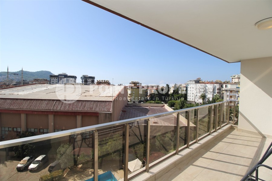 Four-room apartment, 190m², in a complex with a swimming pool in the center of Alanya, 900m from the sea.-id-2178-photo-8