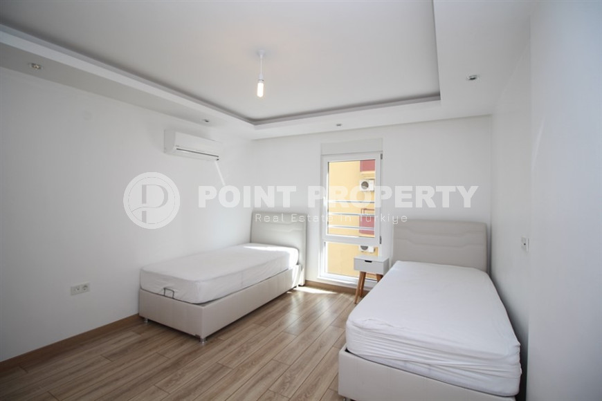 Four-room apartment, 190m², in a complex with a swimming pool in the center of Alanya, 900m from the sea.-id-2178-photo-9