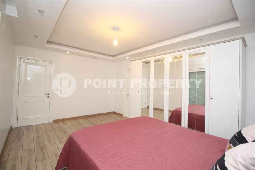 Four-room apartment, 190m², in a complex with a swimming pool in the center of Alanya, 900m from the sea.-id-2178-photo-13