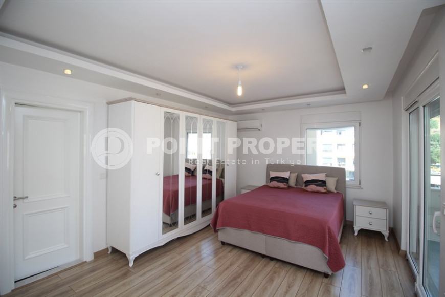 Four-room apartment, 190m², in a complex with a swimming pool in the center of Alanya, 900m from the sea.-id-2178-photo-14