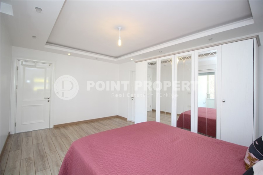 Four-room apartment, 190m², in a complex with a swimming pool in the center of Alanya, 900m from the sea.-id-2178-photo-15