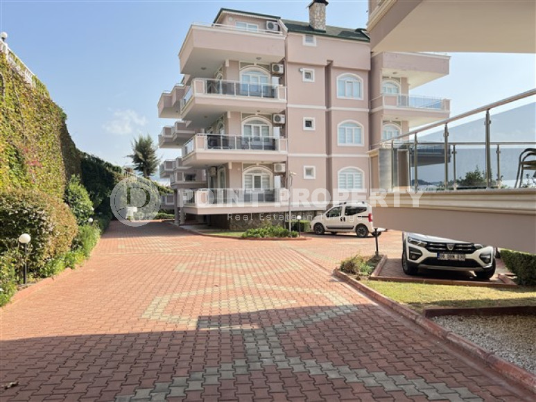 Пятикомнатная квартира, 245м², с мебелью и техникой в районе Алании Демирташ, 950м до моря-id-2184-фото-2