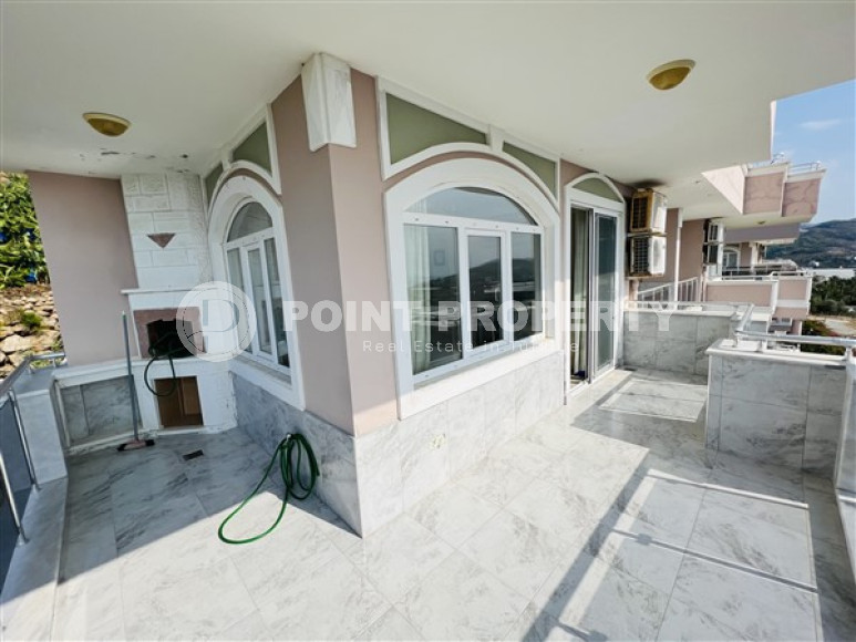 Пятикомнатная квартира, 245м², с мебелью и техникой в районе Алании Демирташ, 950м до моря-id-2184-фото-9