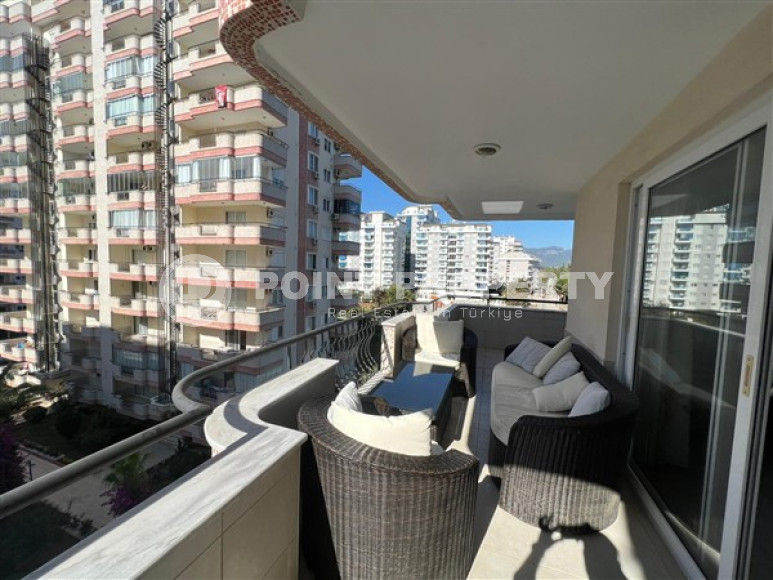 Four-room apartment, 150m², 500m from the Mediterranean Sea in the western part of Mahmutlar, Alanya-id-2187-photo-7