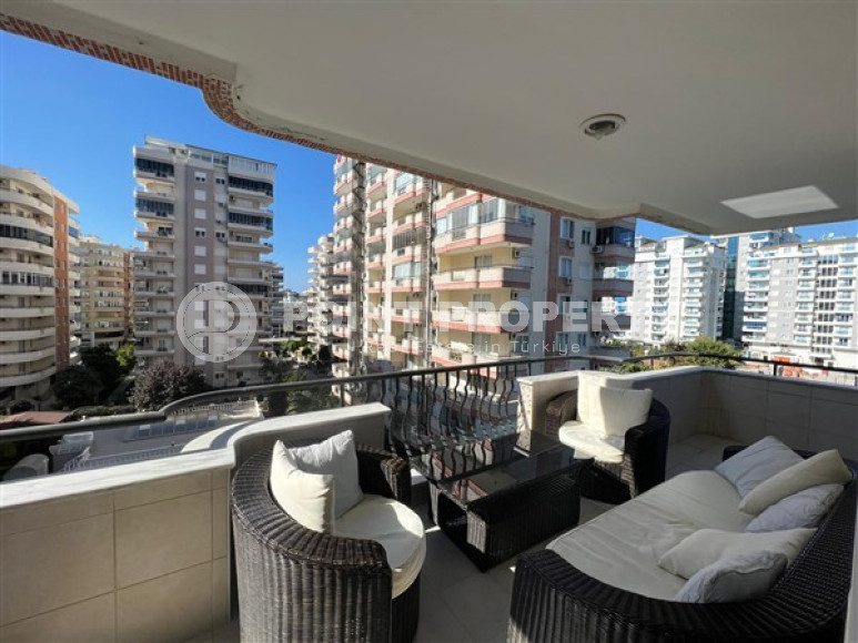 Four-room apartment, 150m², 500m from the Mediterranean Sea in the western part of Mahmutlar, Alanya-id-2187-photo-8