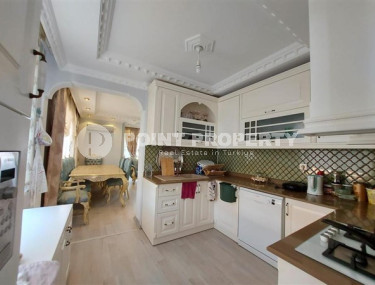 Spacious three bedroom apartment, 170m², 350m from the sea in Alanya - Oba-id-2188-photo-4