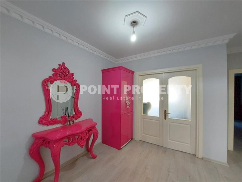 Spacious three bedroom apartment, 170m², 350m from the sea in Alanya - Oba-id-2188-photo-11
