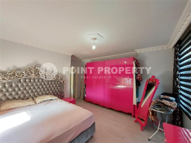 Spacious three bedroom apartment, 170m², 350m from the sea in Alanya - Oba-id-2188-photo-12
