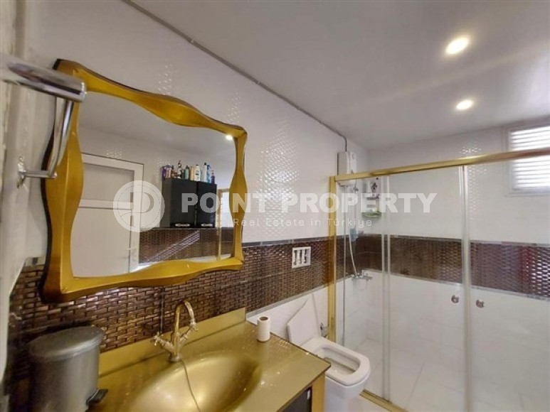 Spacious three bedroom apartment, 170m², 350m from the sea in Alanya - Oba-id-2188-photo-13