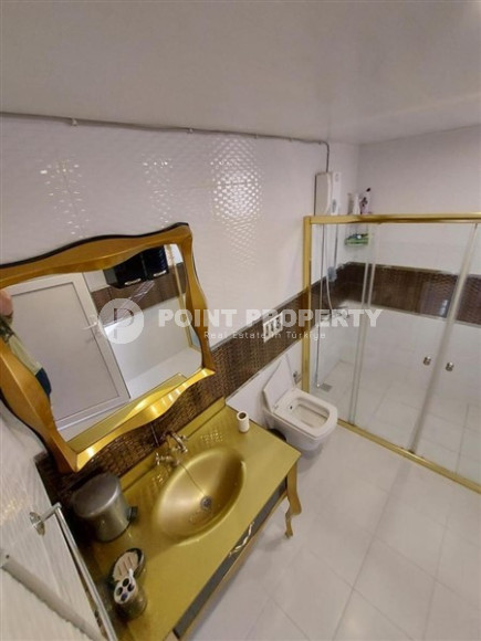 Spacious three bedroom apartment, 170m², 350m from the sea in Alanya - Oba-id-2188-photo-14