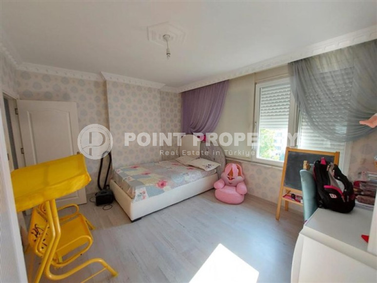Spacious three bedroom apartment, 170m², 350m from the sea in Alanya - Oba-id-2188-photo-17