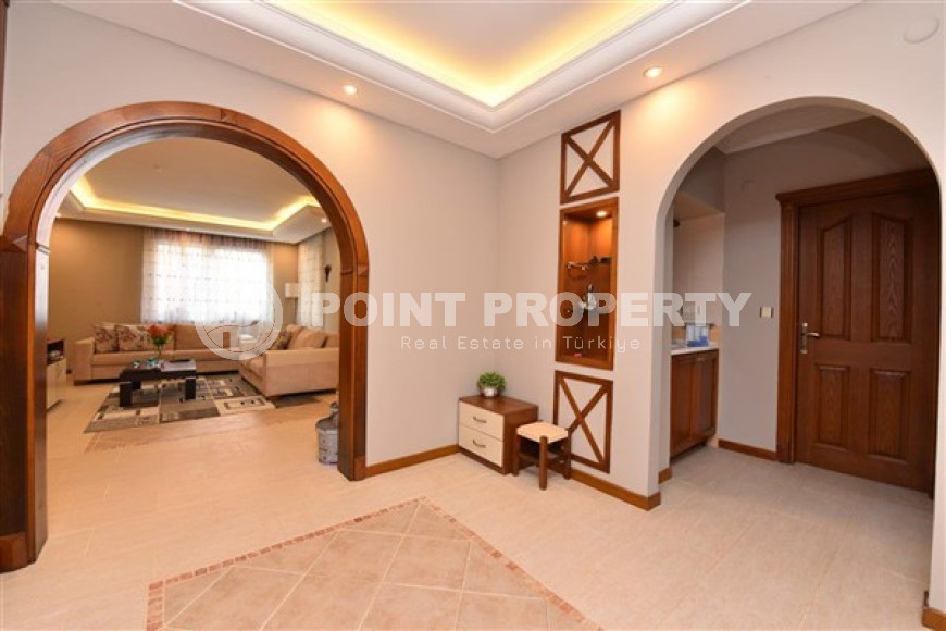 Ready to move in, two bedroom apartment, 105m², on the seafront in Mahmutlar, Alanya-id-2189-photo-4