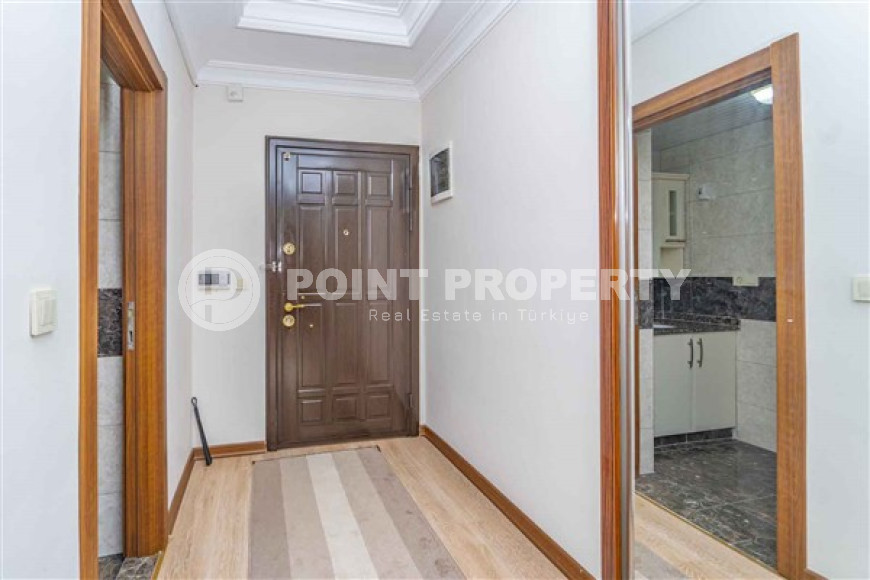 Four-room apartment, 175m², in a complex with a swimming pool in the center of Alanya, 800m from the sea.-id-2195-photo-13