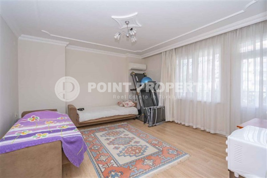 Four-room apartment, 175m², in a complex with a swimming pool in the center of Alanya, 800m from the sea.-id-2195-photo-24