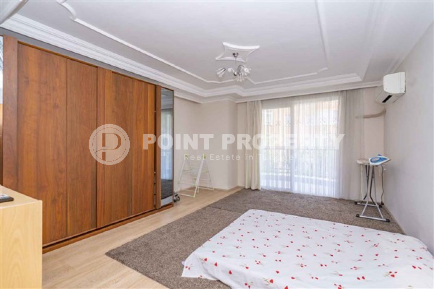 Four-room apartment, 175m², in a complex with a swimming pool in the center of Alanya, 800m from the sea.-id-2195-photo-27
