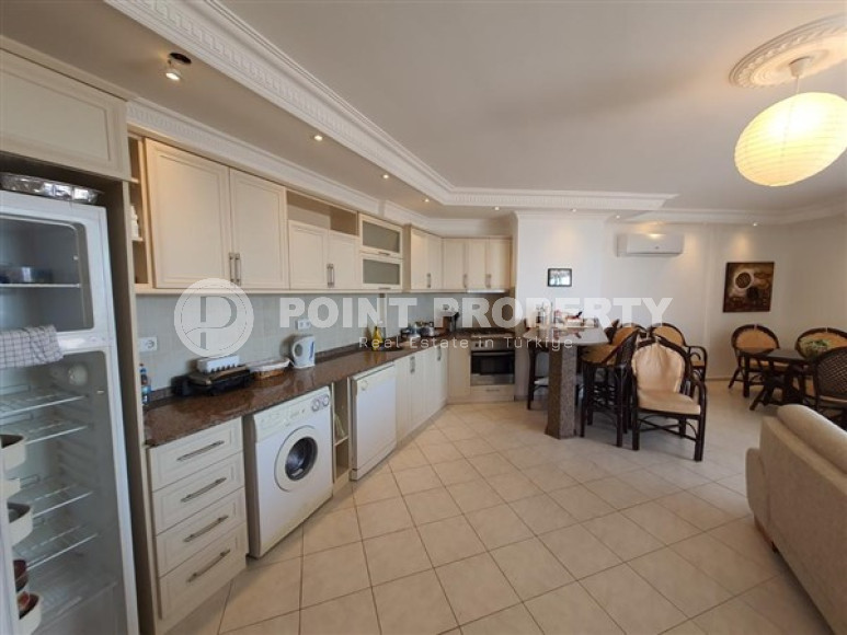 Готовая к проживанию, видовая трехкомнатная квартира, 120м², в 500м от моря в районе Тосмур, Алания-id-2198-фото-11