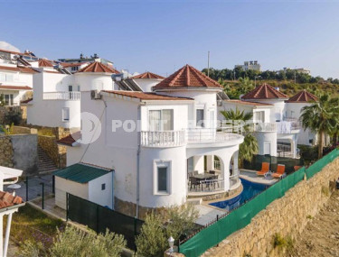 Частная меблированная двухэтажная вилла с тремя спальнями, 120м², в Тюрклере, Алания-id-2199-фото-2