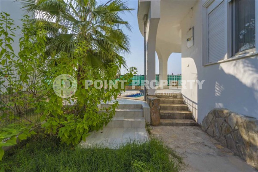 Частная меблированная двухэтажная вилла с тремя спальнями, 120м², в Тюрклере, Алания-id-2199-фото-10