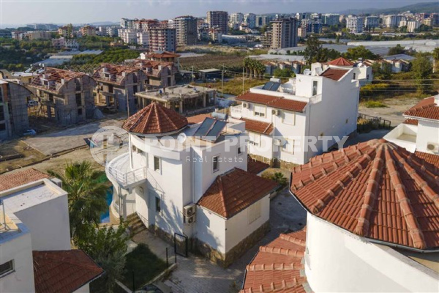 Частная меблированная двухэтажная вилла с тремя спальнями, 120м², в Тюрклере, Алания-id-2199-фото-30