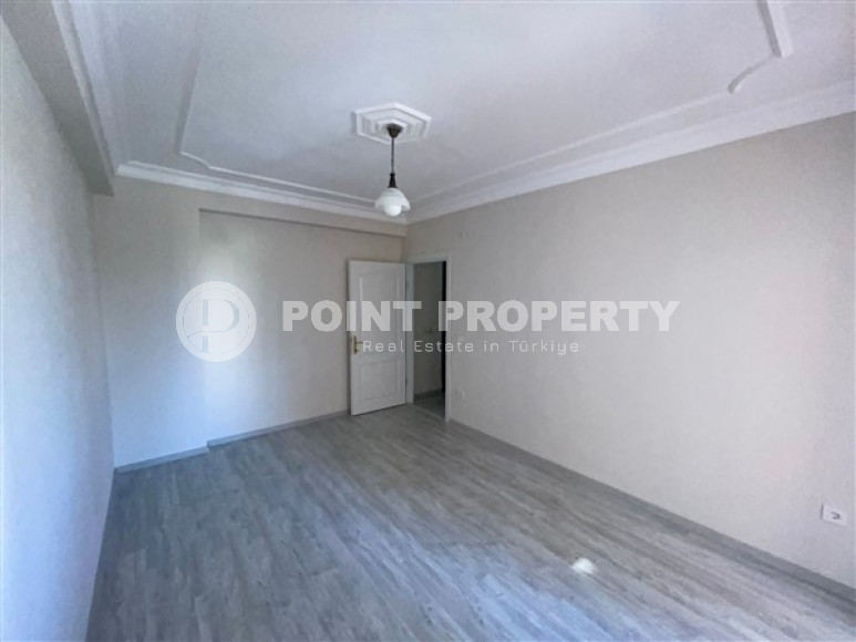 Luxurious three-room apartment on the first coastline in the Tosmur area, open for obtaining a residence permit-id-2203-photo-2