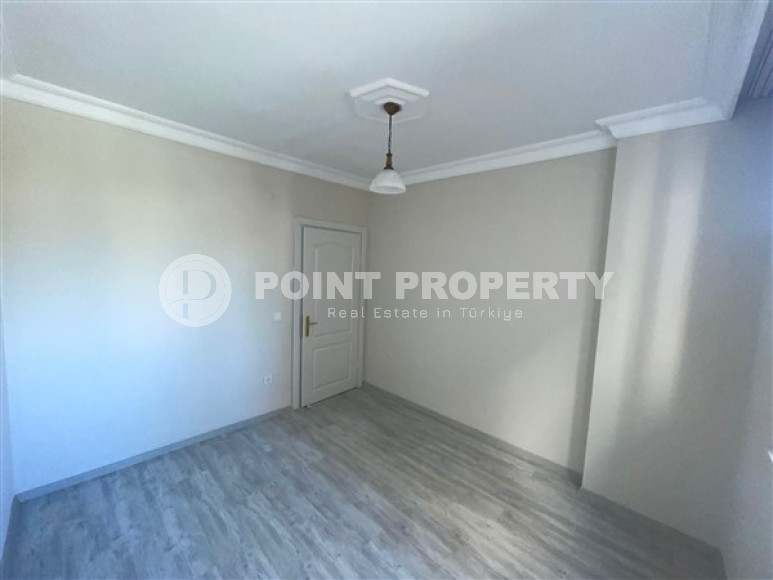 Luxurious three-room apartment on the first coastline in the Tosmur area, open for obtaining a residence permit-id-2203-photo-3