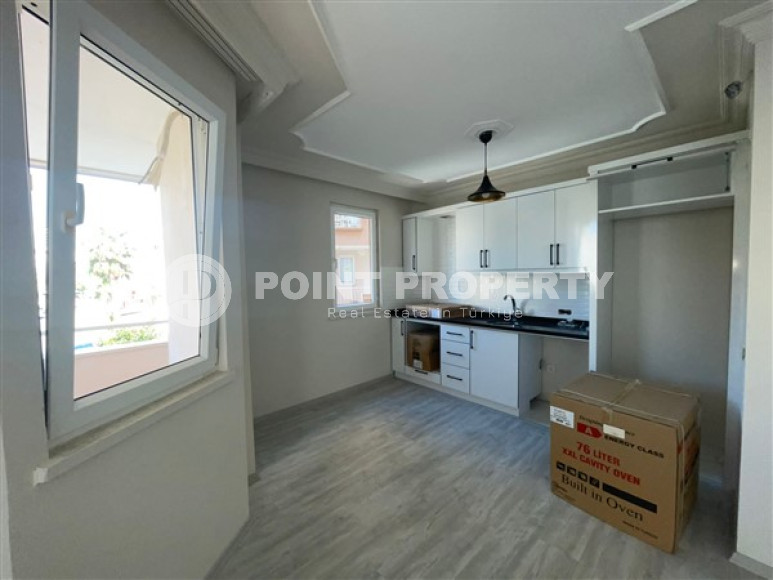 Luxurious three-room apartment on the first coastline in the Tosmur area, open for obtaining a residence permit-id-2203-photo-9