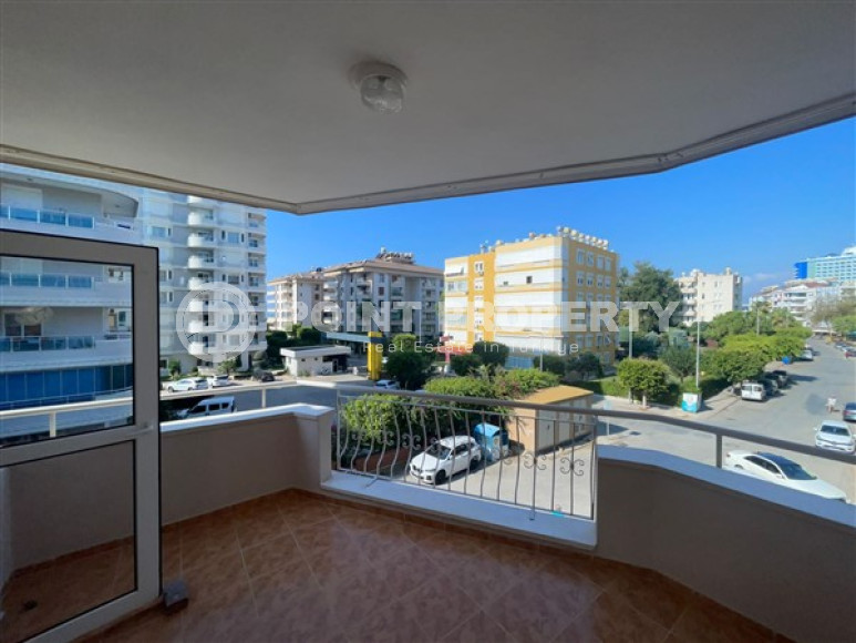 Luxurious three-room apartment on the first coastline in the Tosmur area, open for obtaining a residence permit-id-2203-photo-10