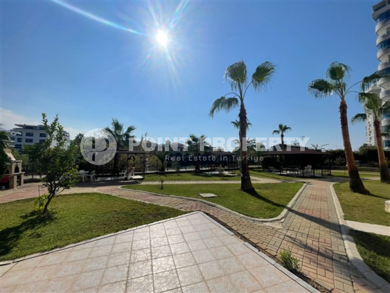 Luxurious three-room apartment on the first coastline in the Tosmur area, open for obtaining a residence permit-id-2203-photo-12