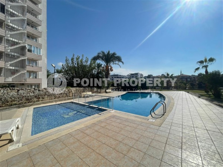 Luxurious three-room apartment on the first coastline in the Tosmur area, open for obtaining a residence permit-id-2203-photo-16