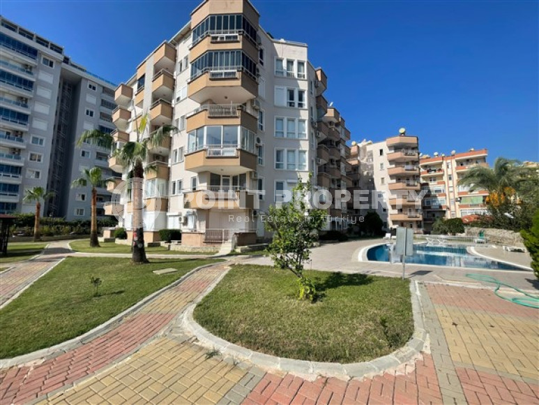 Luxurious three-room apartment on the first coastline in the Tosmur area, open for obtaining a residence permit-id-2203-photo-18