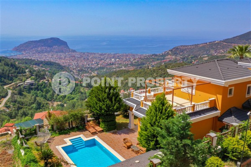 Detached villa 4+1, 300 m² with its own infrastructure in the mountainous region of Alanya Tepe.-id-2220-photo-5